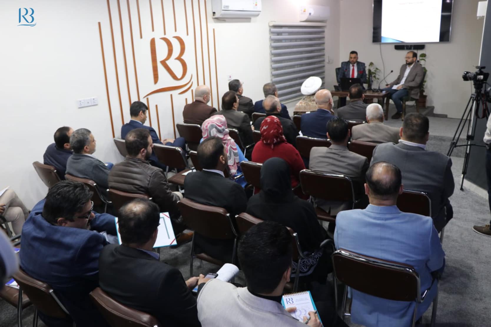 The title of the dialogue symposium held by the Rewaq Baghdad Center, in which Dr. Mazen Al-Aqabi hosted as a lecturer,,